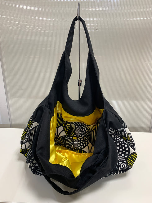Ballontasche mit Schmetterlingsdruck (schwarz x gelb)